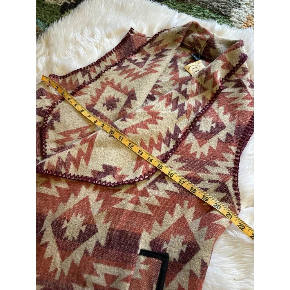 Aztec boho Vest - Picture 9 of 10